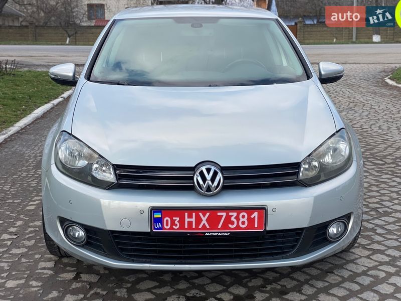 Хэтчбек Volkswagen Golf 2010 в Староконстантинове