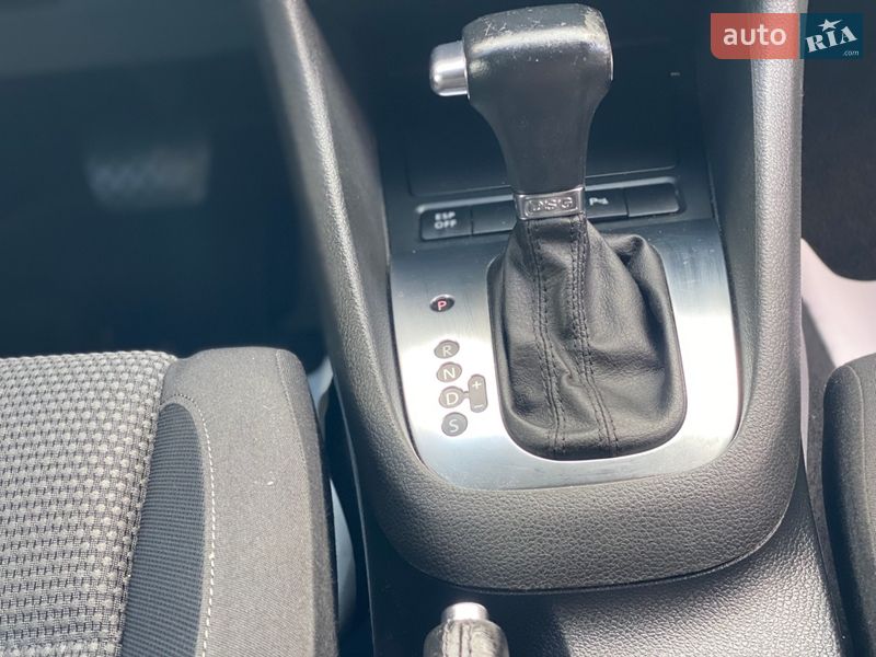 Хэтчбек Volkswagen Golf 2010 в Староконстантинове