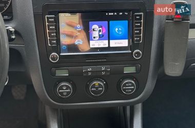 Хэтчбек Volkswagen Golf 2005 в Вознесенске