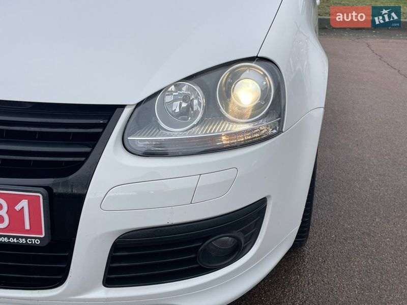 Хэтчбек Volkswagen Golf 2009 в Житомире