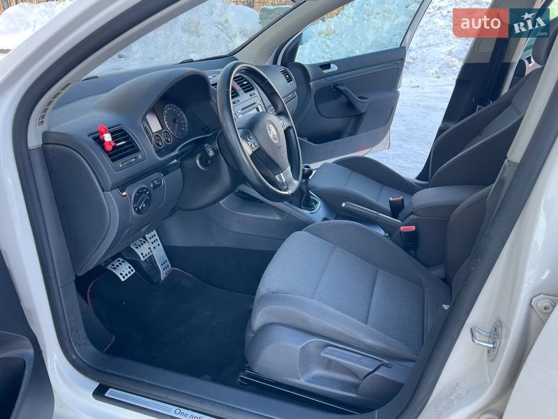 Хэтчбек Volkswagen Golf 2009 в Житомире