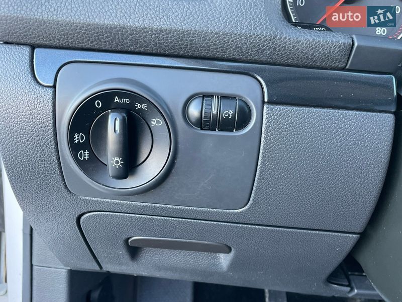 Хэтчбек Volkswagen Golf 2009 в Житомире