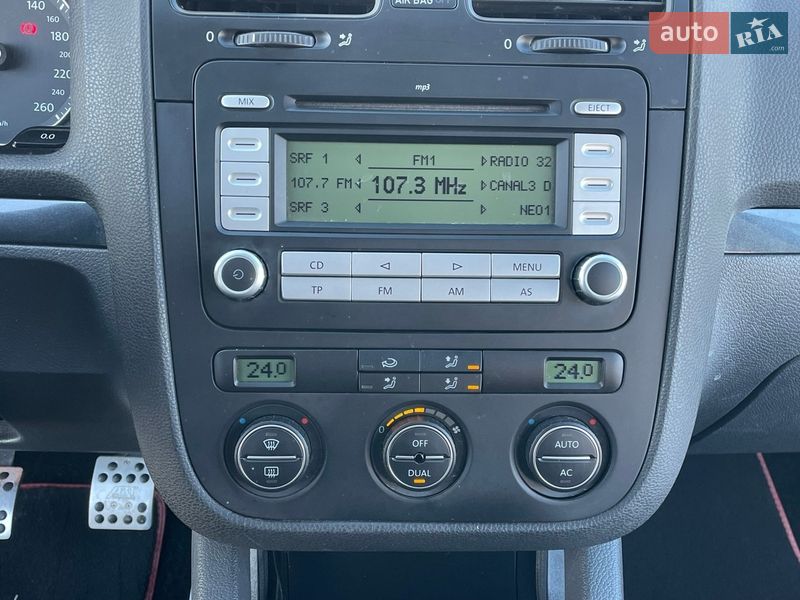 Хэтчбек Volkswagen Golf 2009 в Житомире