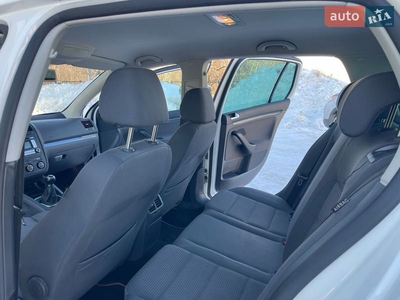 Хэтчбек Volkswagen Golf 2009 в Житомире