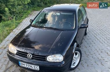 Хетчбек Volkswagen Golf 2002 в Глухові