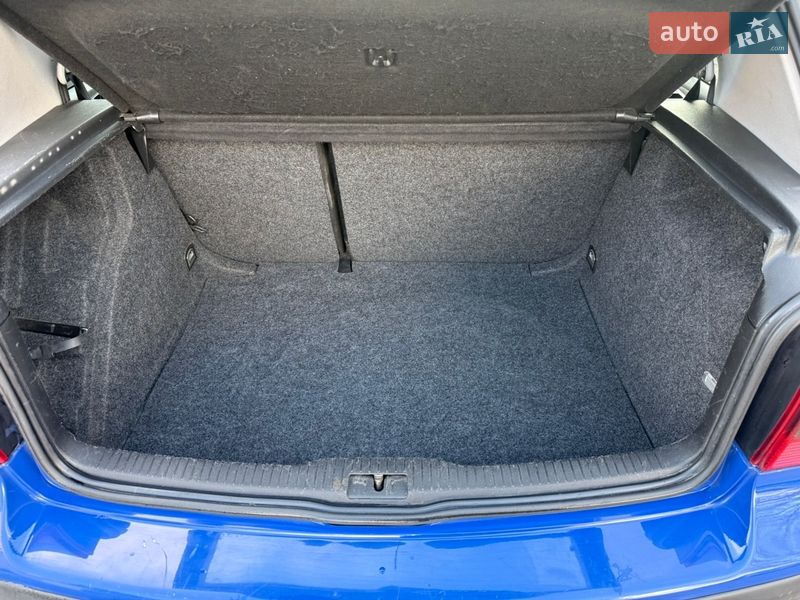 Хэтчбек Volkswagen Golf 2000 в Нежине