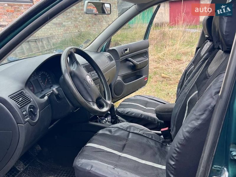 Универсал Volkswagen Golf 2002 в Шептицькому