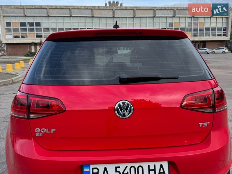 Хэтчбек Volkswagen Golf 2017 в Кропивницком