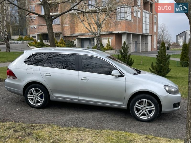 Универсал Volkswagen Golf 2010 в Хмельницком