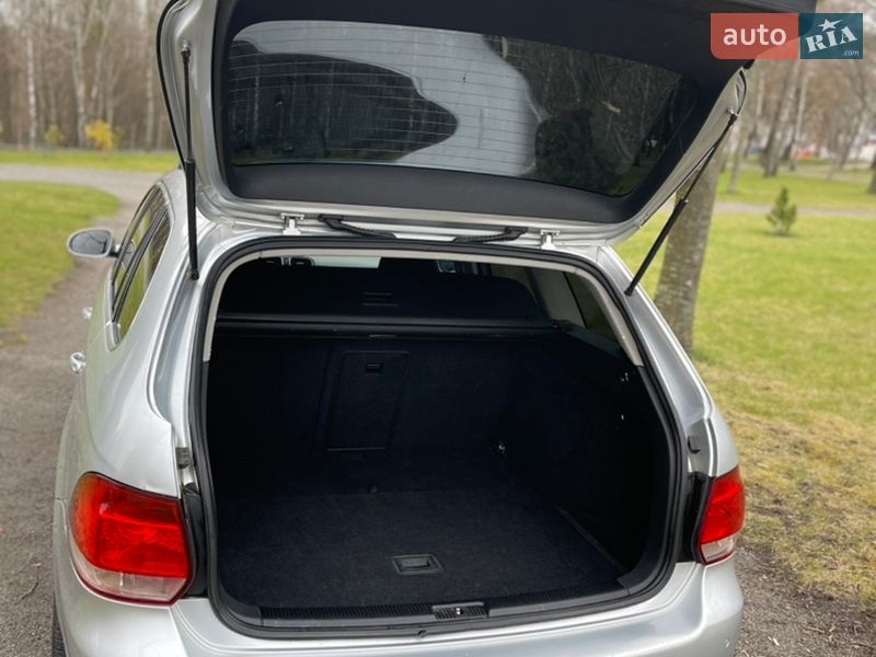 Универсал Volkswagen Golf 2010 в Хмельницком