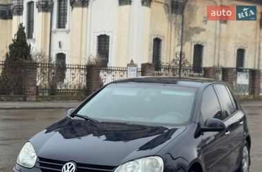 Хэтчбек Volkswagen Golf 2004 в Городенке