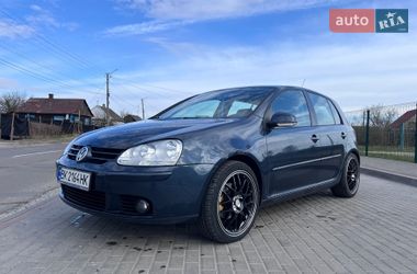 Хетчбек Volkswagen Golf 2006 в Сарнах