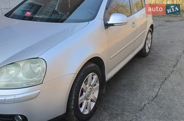Хетчбек Volkswagen Golf 2004 в Шепетівці