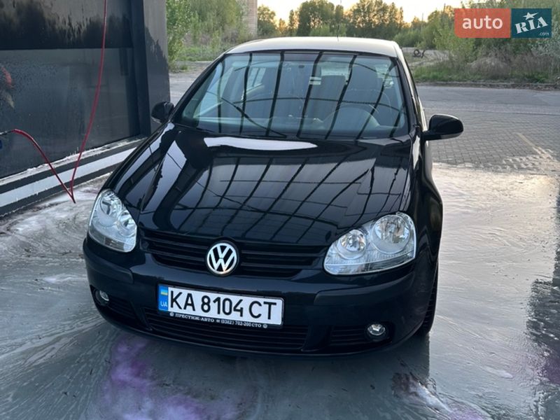 Хэтчбек Volkswagen Golf 2009 в Киеве