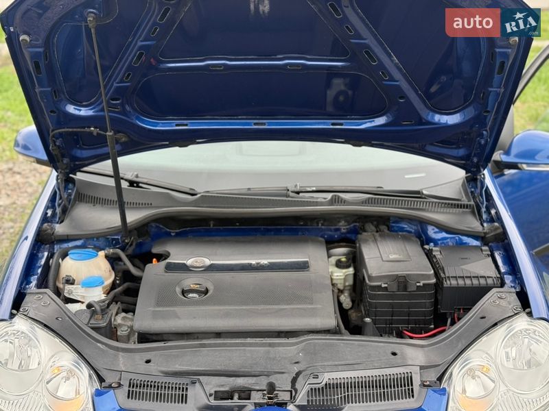 Хэтчбек Volkswagen Golf 2006 в Березане