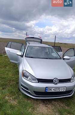 Універсал Volkswagen Golf 2015 в Сарнах