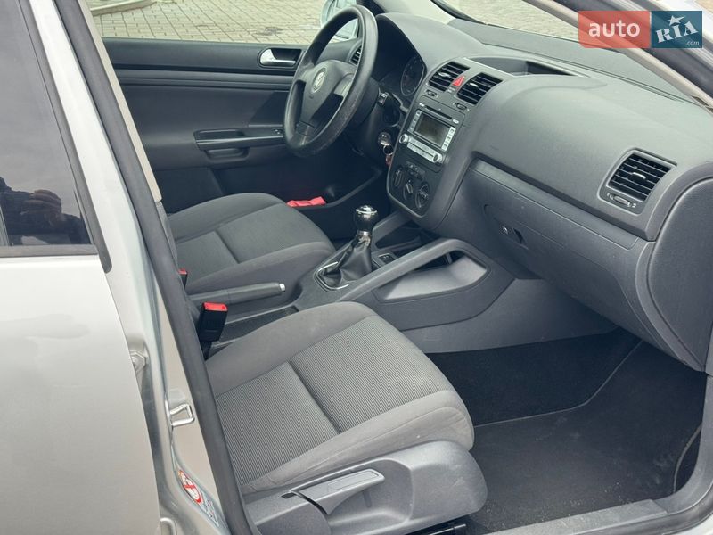 Хэтчбек Volkswagen Golf 2008 в Ахтырке