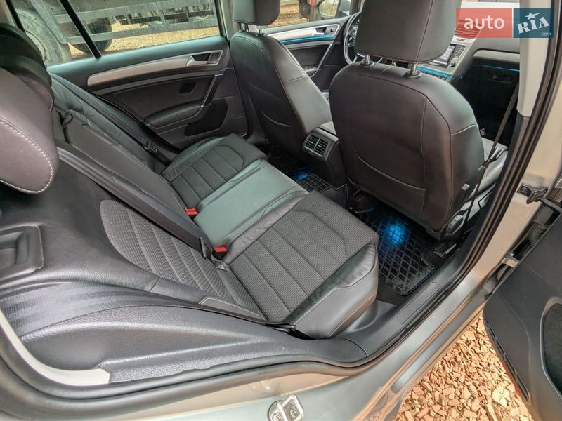 Универсал Volkswagen Golf 2014 в Обухове