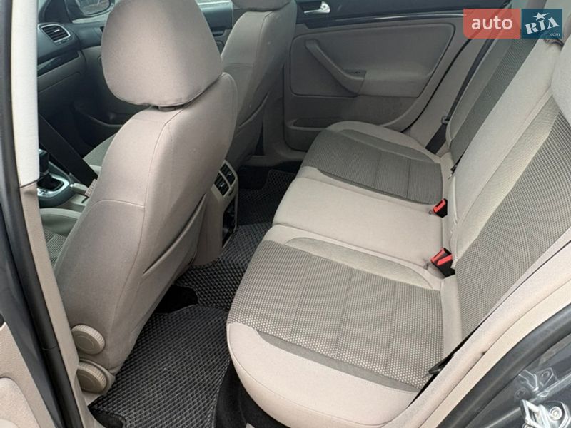 Универсал Volkswagen Golf 2009 в Житомире