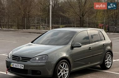 Хетчбек Volkswagen Golf 2004 в Дніпрі