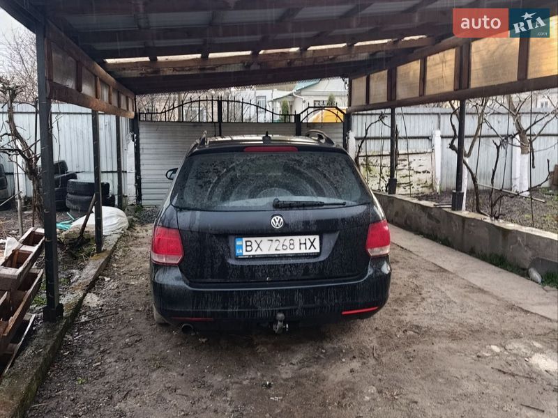 Универсал Volkswagen Golf 2009 в Староконстантинове