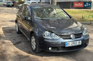 Хэтчбек Volkswagen Golf 2005 в Полтаве