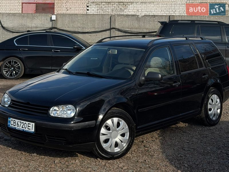 Универсал Volkswagen Golf 2001 в Чернигове