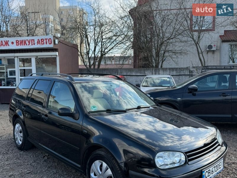 Универсал Volkswagen Golf 2001 в Чернигове