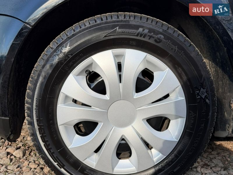 Универсал Volkswagen Golf 2001 в Чернигове