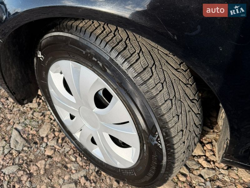 Универсал Volkswagen Golf 2001 в Чернигове