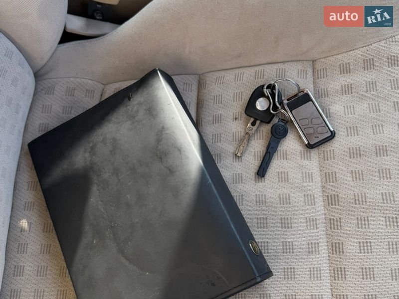 Универсал Volkswagen Golf 2001 в Чернигове