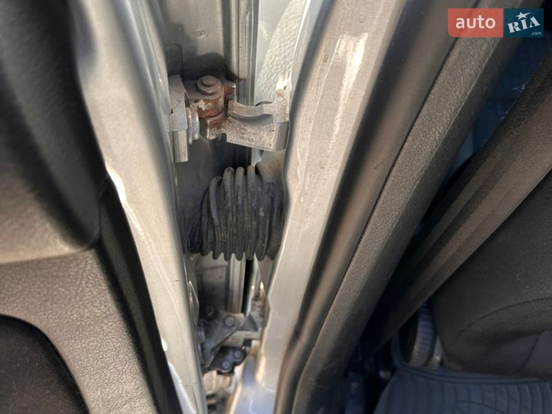 Хэтчбек Volkswagen Golf 2002 в Виннице