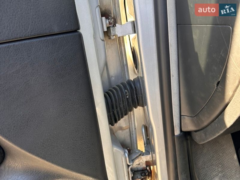 Хэтчбек Volkswagen Golf 2002 в Виннице