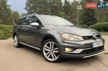 Универсал Volkswagen Golf 2016 в Киеве