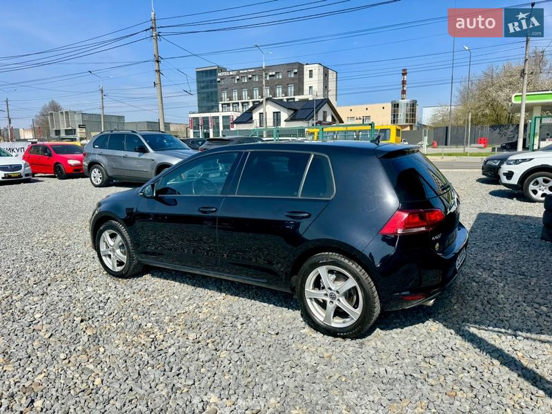 Хэтчбек Volkswagen Golf 2017 в Черновцах