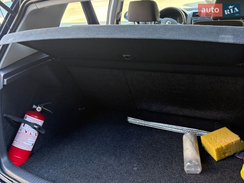 Хэтчбек Volkswagen Golf 2005 в Киеве