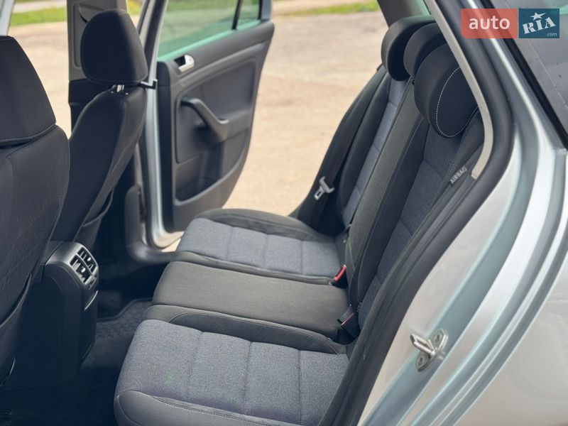 Универсал Volkswagen Golf 2012 в Нововолынске