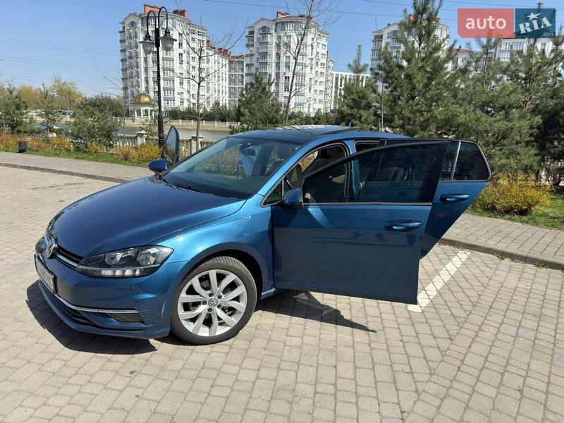 Хэтчбек Volkswagen Golf 2019 в Ивано-Франковске