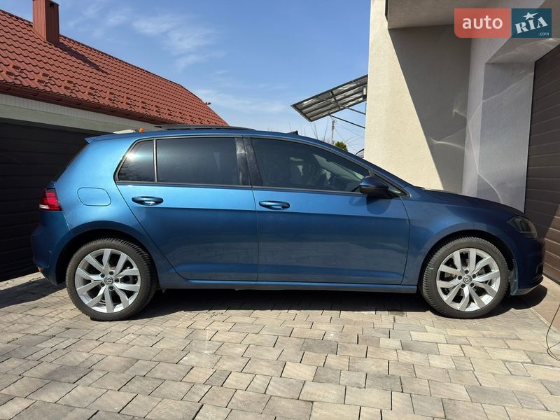 Хэтчбек Volkswagen Golf 2019 в Ивано-Франковске
