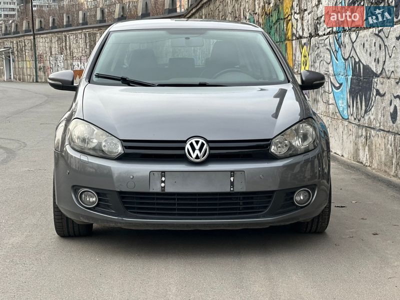 Хэтчбек Volkswagen Golf 2011 в Днепре