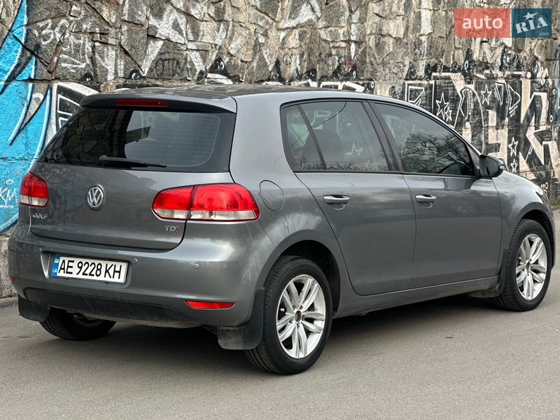 Хэтчбек Volkswagen Golf 2011 в Днепре