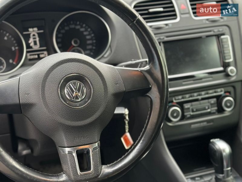 Хэтчбек Volkswagen Golf 2011 в Днепре