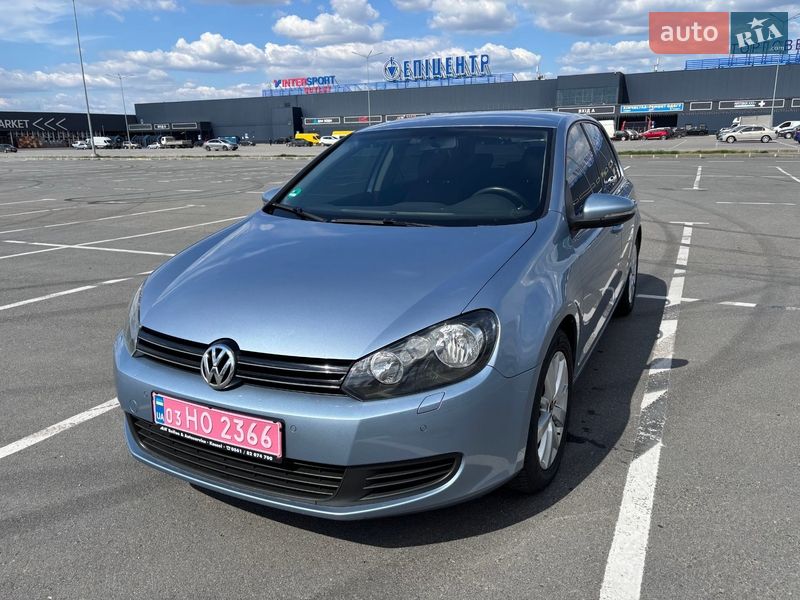 Хэтчбек Volkswagen Golf 2011 в Днепре