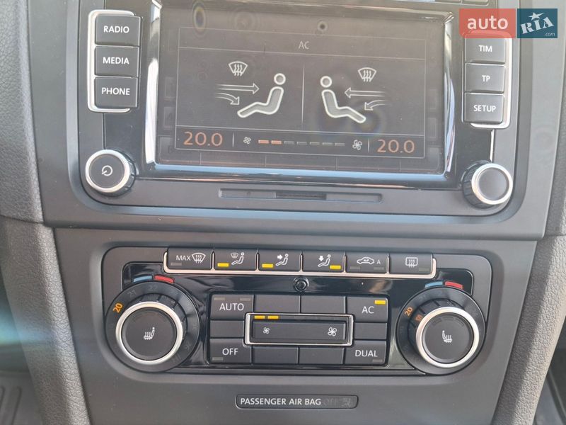 Хэтчбек Volkswagen Golf 2011 в Днепре