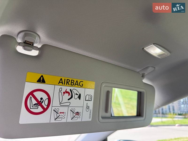 Хэтчбек Volkswagen Golf 2016 в Киеве