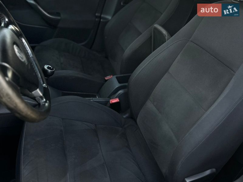 Хэтчбек Volkswagen Golf 2007 в Ровно