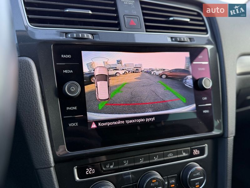 Хэтчбек Volkswagen Golf 2018 в Киеве