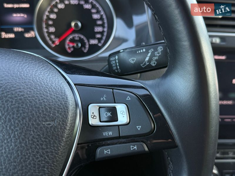 Хэтчбек Volkswagen Golf 2018 в Киеве