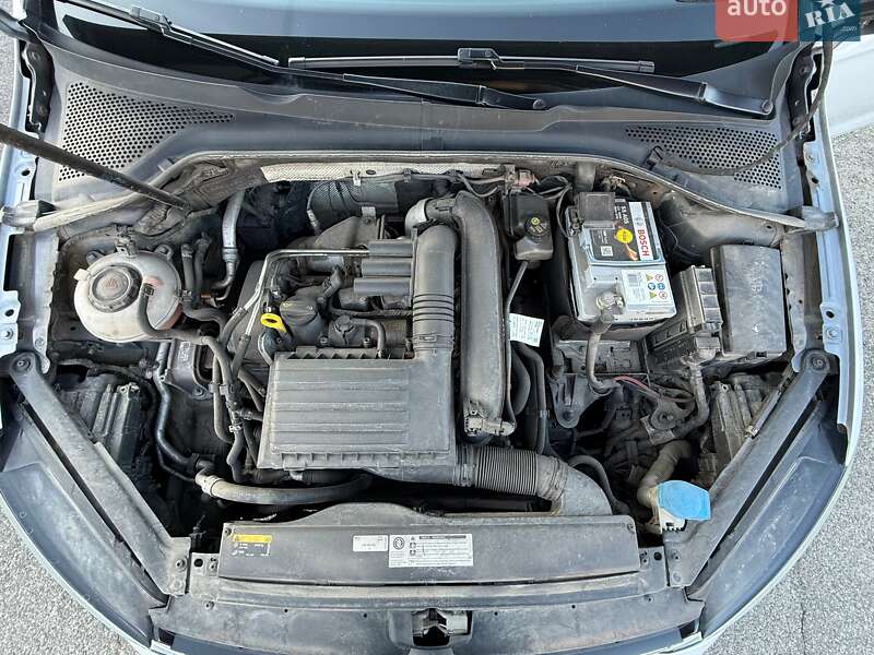 Хэтчбек Volkswagen Golf 2018 в Киеве