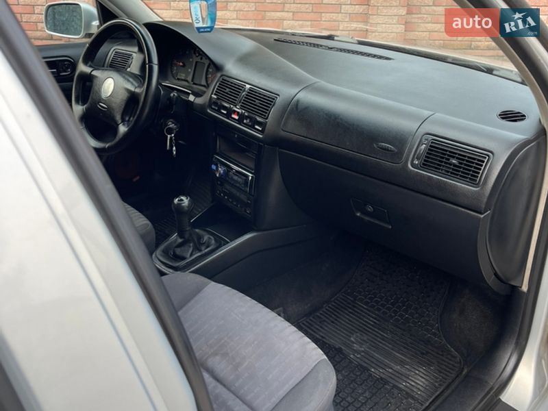 Хэтчбек Volkswagen Golf 1998 в Тернополе